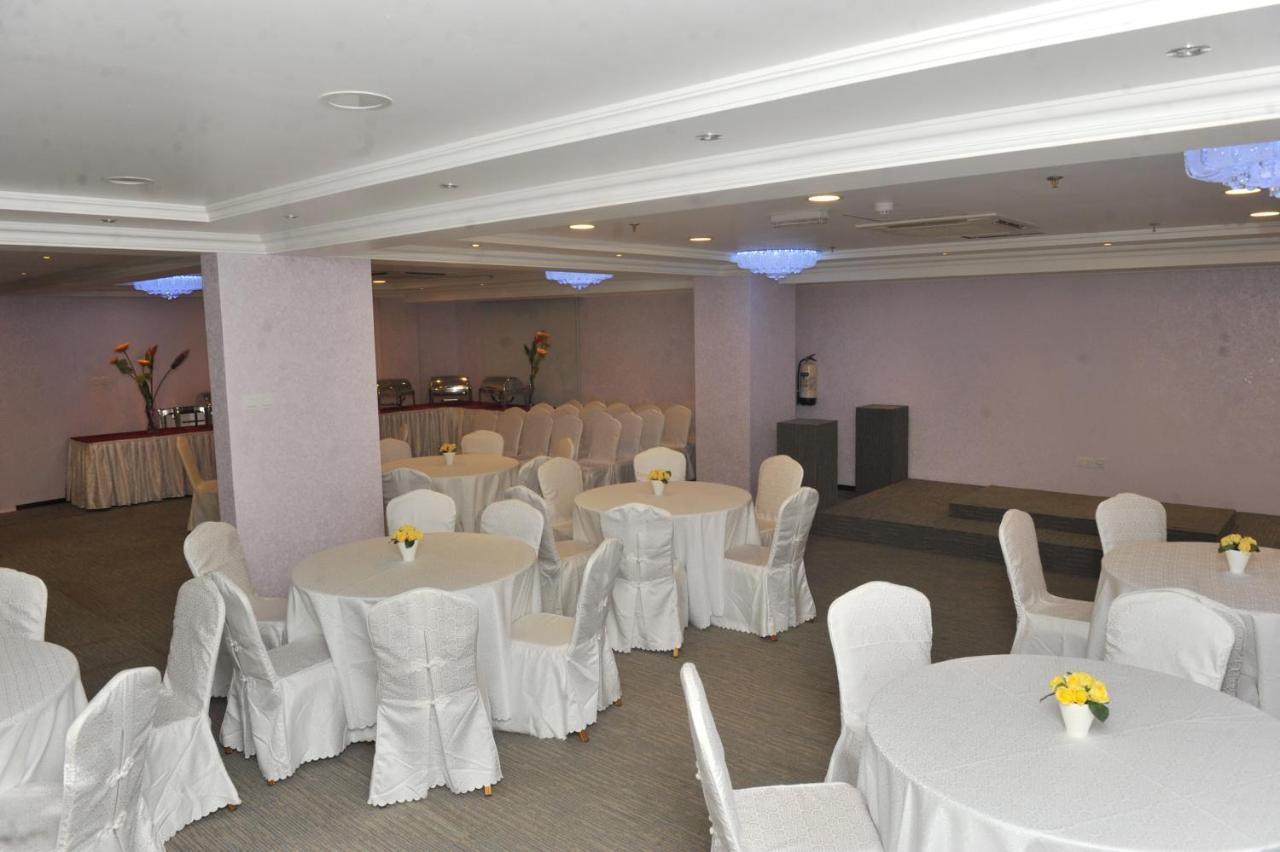 Al Reef Hotel Маскат Экстерьер фото
